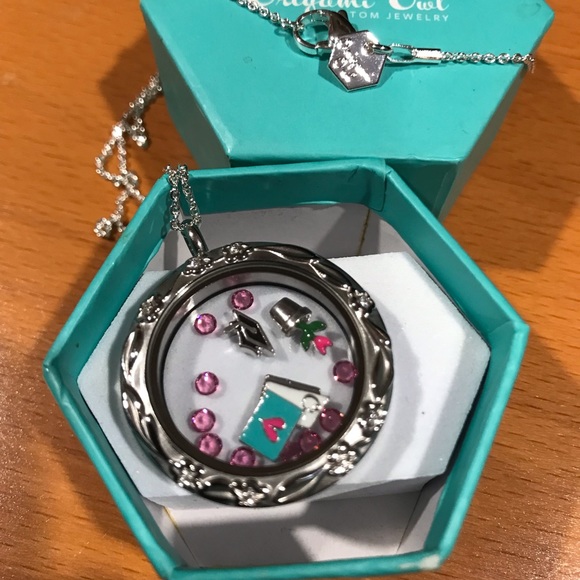 Origami Owl Graduation Locket - Picture 3 of 3